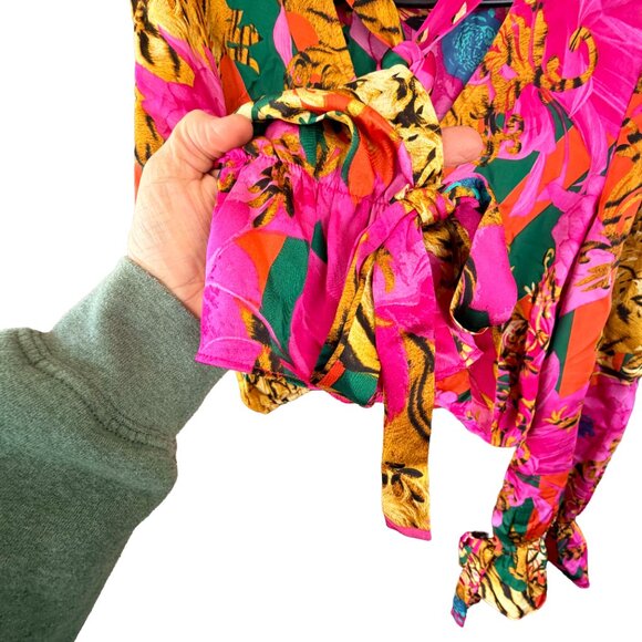 Dee Elly Raja Tiger Tie Neck Crop Blouse Hot Pink Floral Animal Print Size Large - Picture 7 of 9